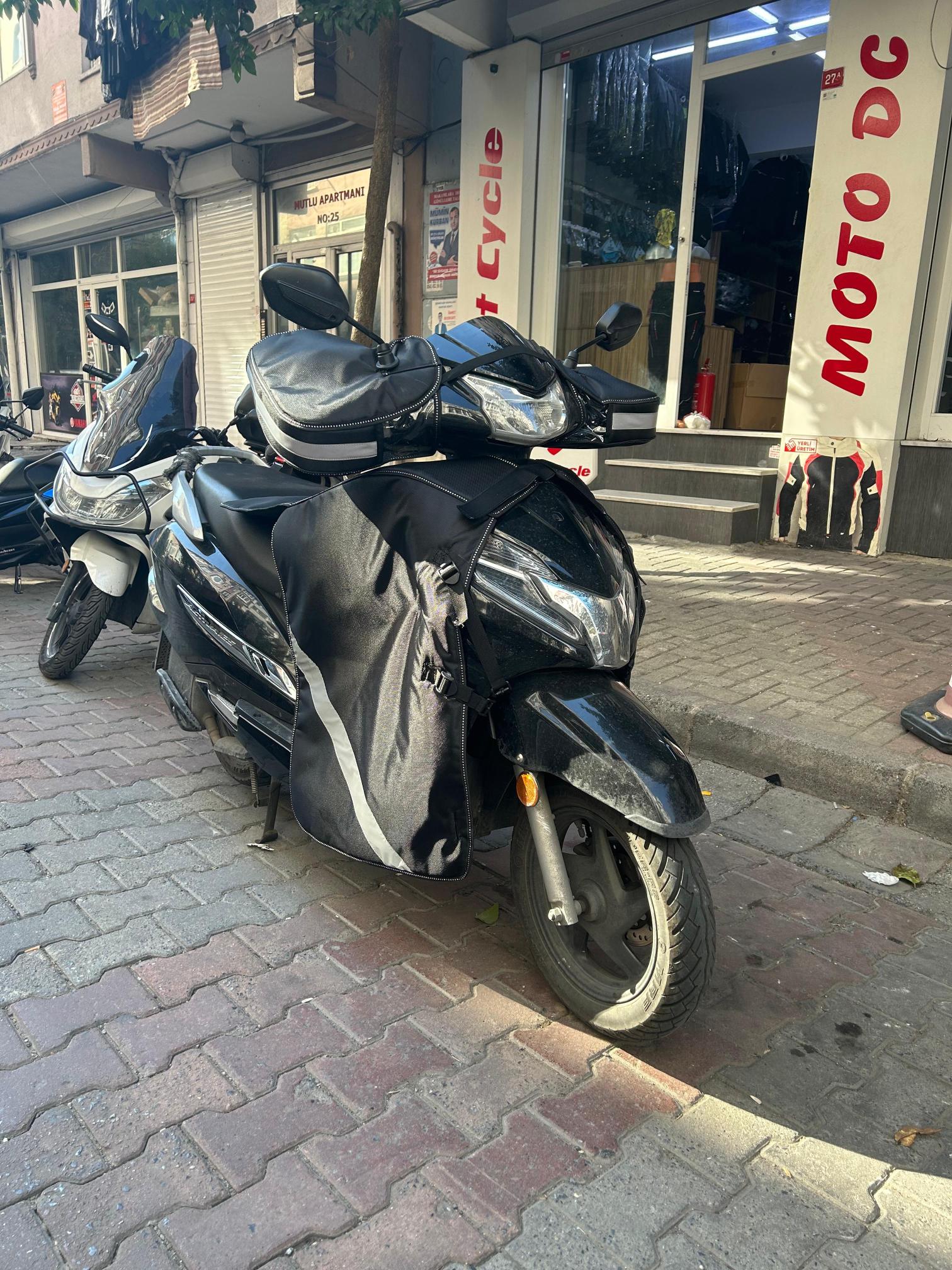 %20Honda%20Dio%20Actıva%20S%20Motosiklet%20Diz%20Örtüsü%20Koruma%20Örtüsü%20Rüzgarlık%20Reflektörlü