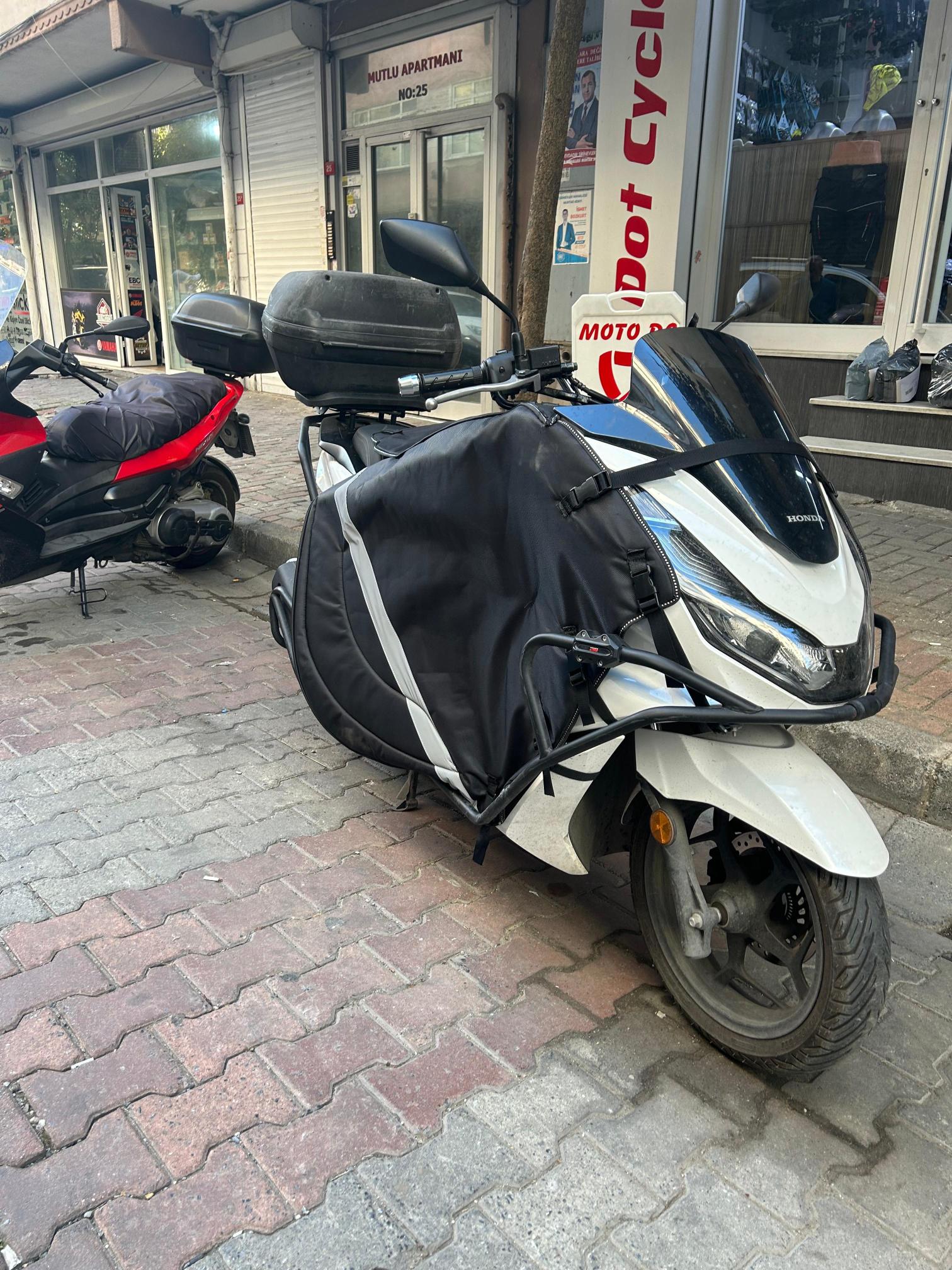 Xmax%20Pcx%20Nmax%20Adv%20Maxi%20Scooter%20Motosiklet%20Diz%20Örtüsü%20Koruma%20Örtüsü%20Rüzgarlık%20Su%20Ve%20Rüzgar%20Geçirmez